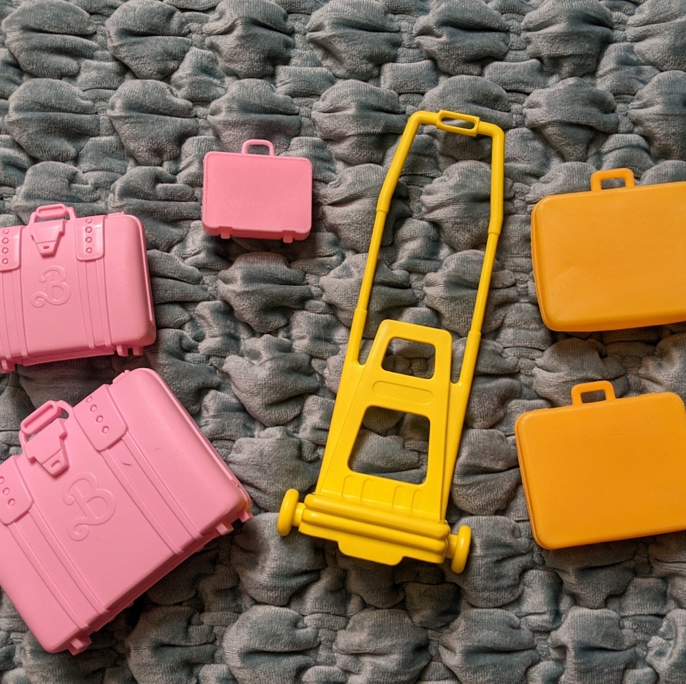 Barbie Lot - Travel Accessories